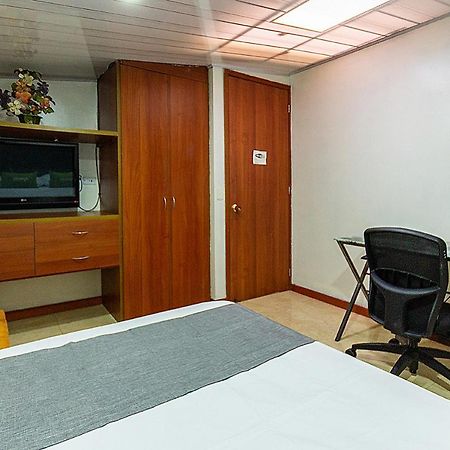 Hotel Ayenda Casa Howard 1092 Богота Екстериор снимка