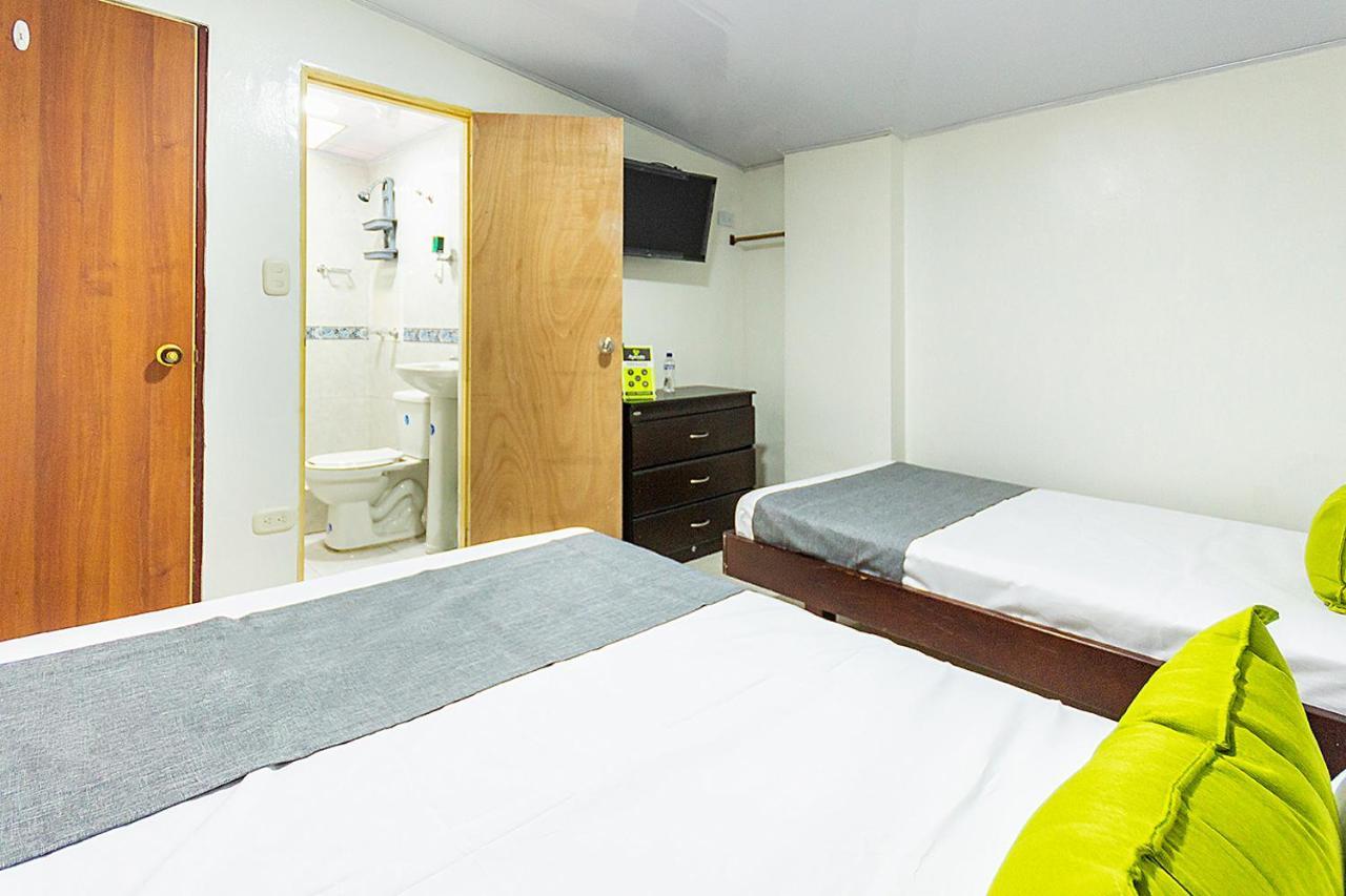 Hotel Ayenda Casa Howard 1092 Богота Екстериор снимка