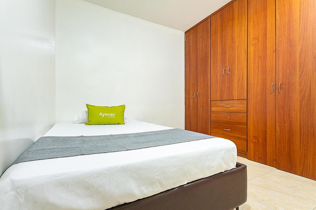 Hotel Ayenda Casa Howard 1092 Богота Екстериор снимка