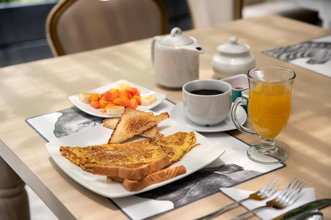 Hotel Ayenda Casa Howard 1092 Богота Екстериор снимка