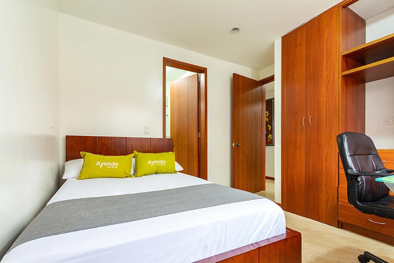 Hotel Ayenda Casa Howard 1092 Богота Екстериор снимка