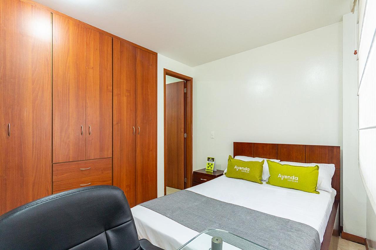Hotel Ayenda Casa Howard 1092 Богота Екстериор снимка