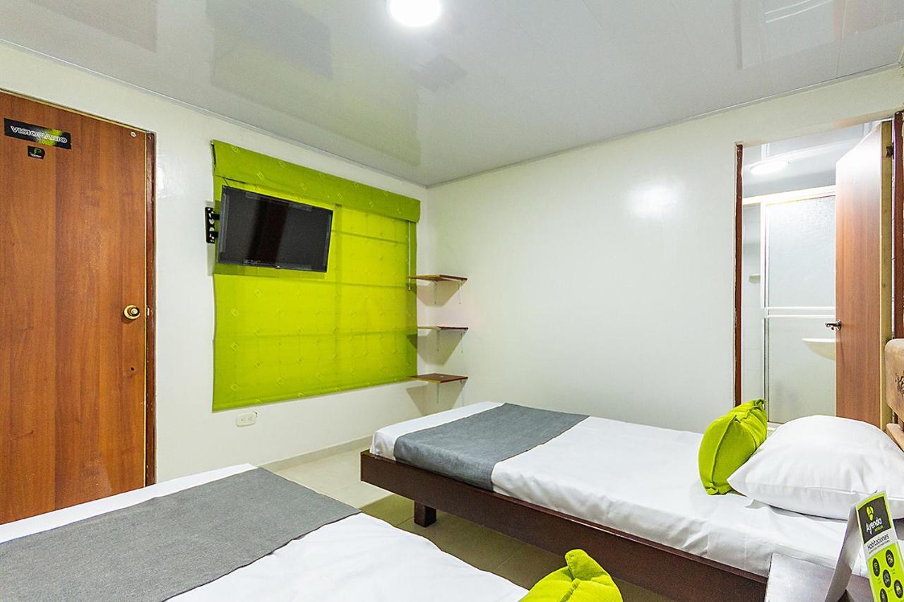 Hotel Ayenda Casa Howard 1092 Богота Екстериор снимка