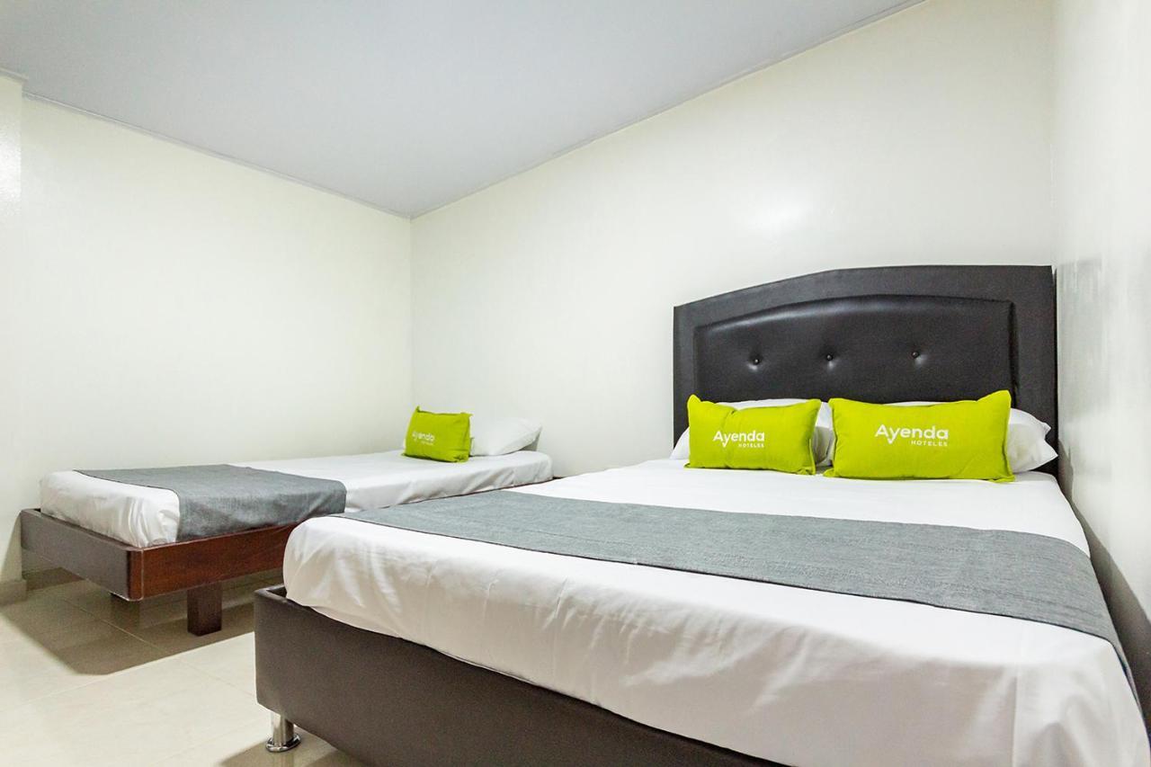 Hotel Ayenda Casa Howard 1092 Богота Екстериор снимка