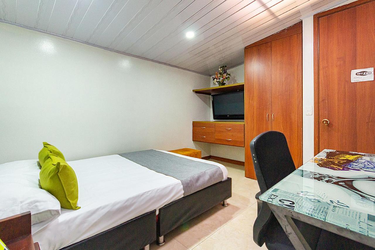 Hotel Ayenda Casa Howard 1092 Богота Екстериор снимка