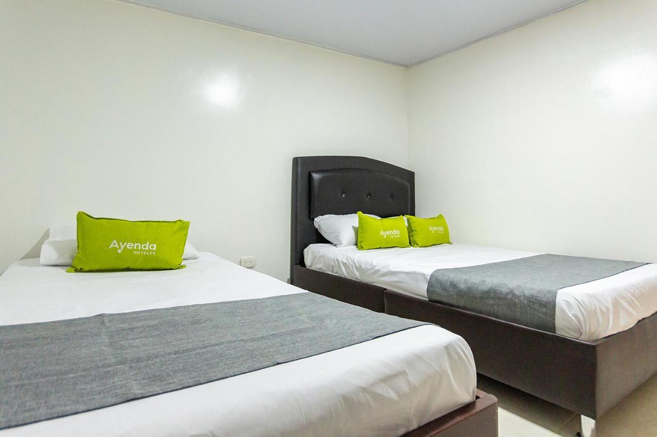 Hotel Ayenda Casa Howard 1092 Богота Екстериор снимка