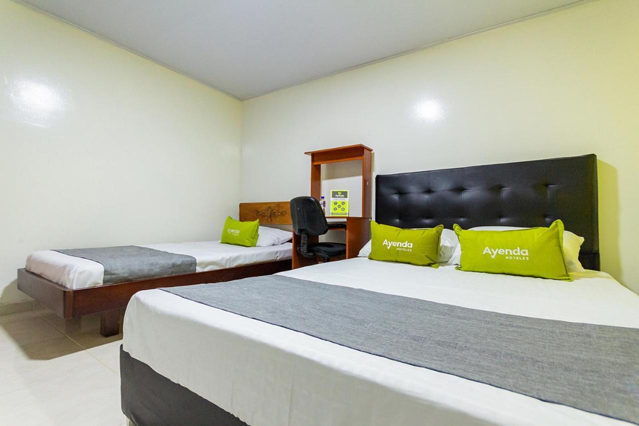 Hotel Ayenda Casa Howard 1092 Богота Екстериор снимка